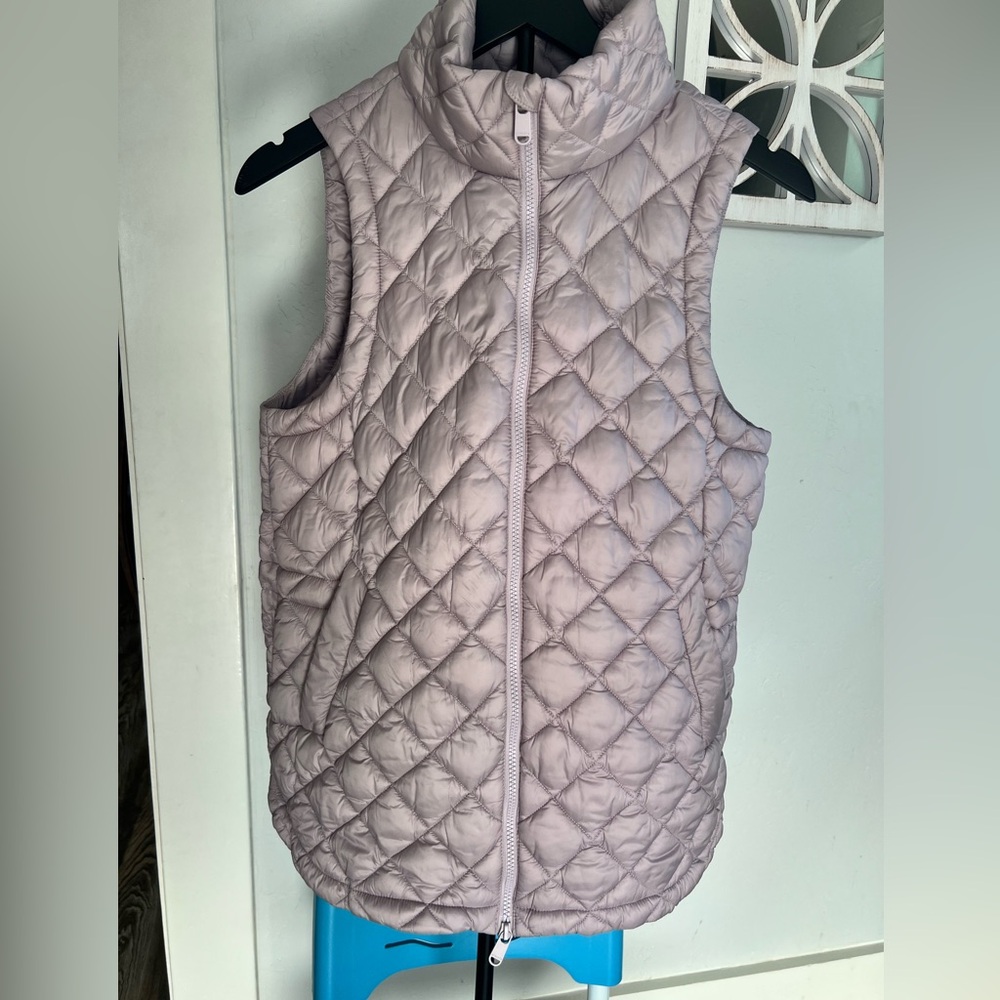 Athleta Quilted Vest in Soft Lavender